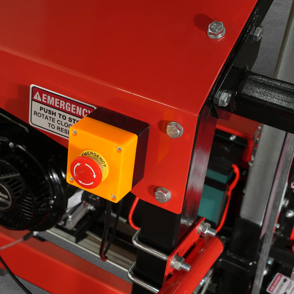 32" Portable Sawmill (5 x Blades Included), 420cc 13.4HP E-Start Gasoline Engine, 26.5" Board Width, 20' Track Length (13' Track Length + 6.4' Track Extension Included) , SM-32